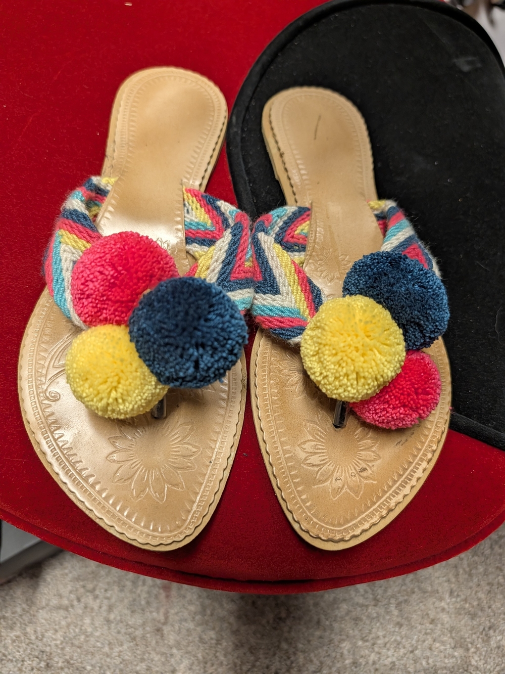 Colorful Artesian Pom-Pom Women's Thong Sandals - Multicolor. 8